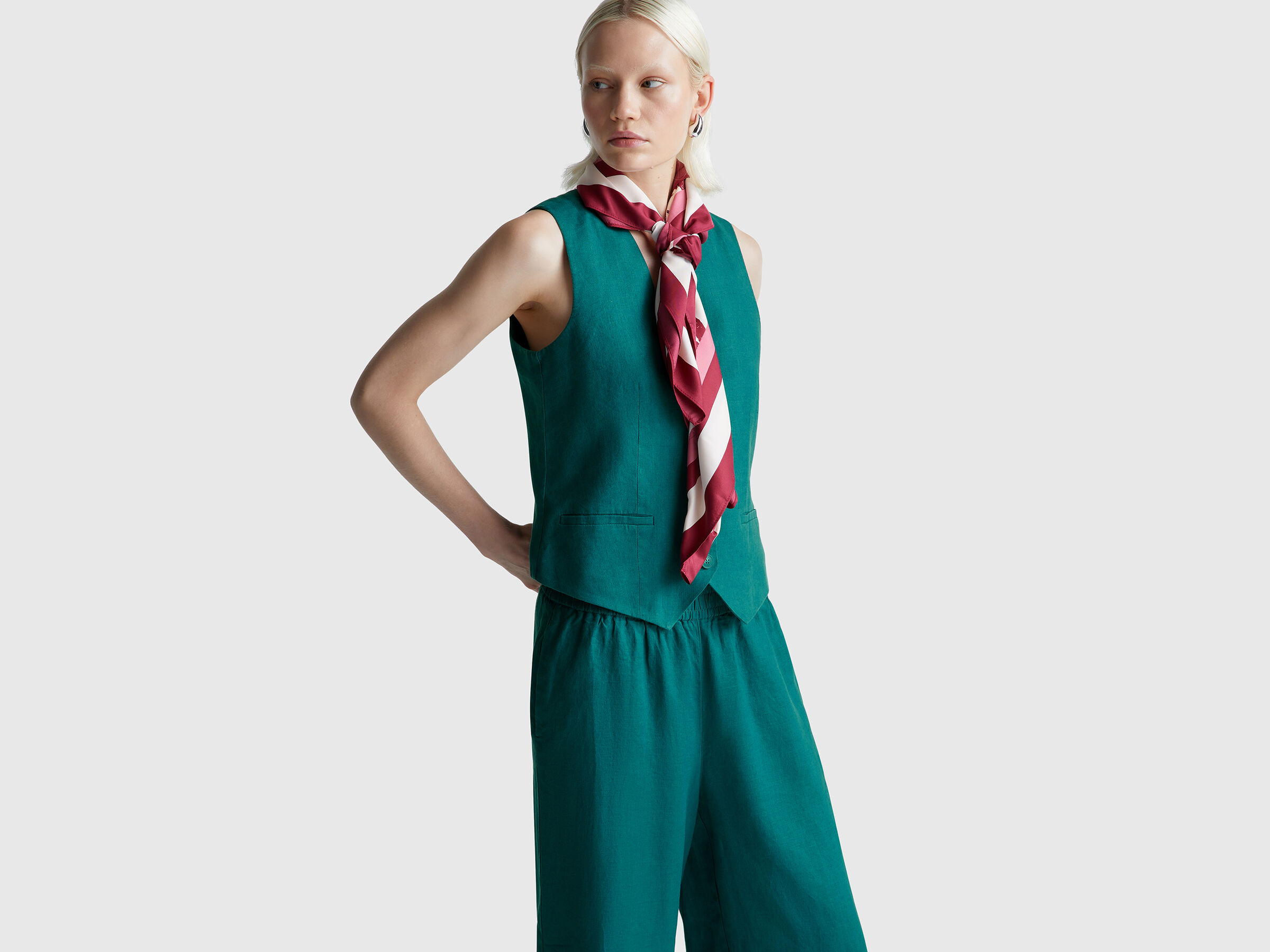 WAISTCOAT Women image number 3